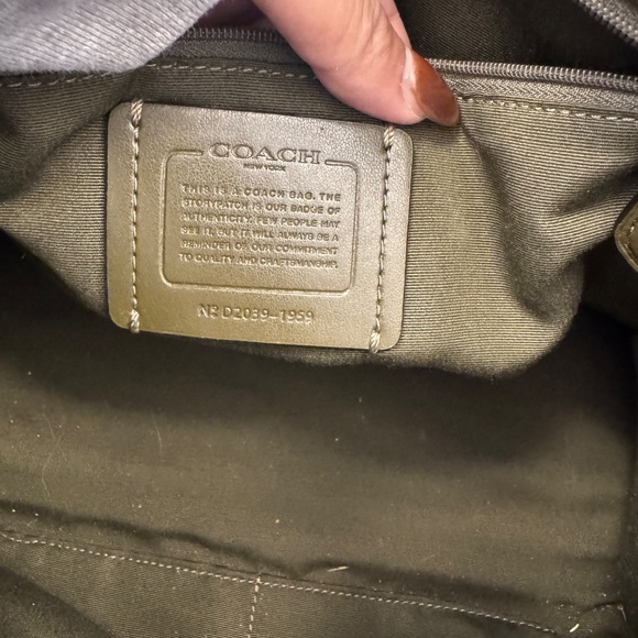 Women's Coach Leather Dempsey carryall tote cargo green D2039-1959 - Picture 11 of 12